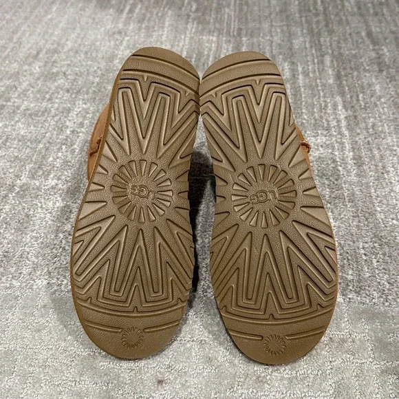 New Uggs Ugg classic mini chestnut size 6 / 37 - Picture 8 of 8